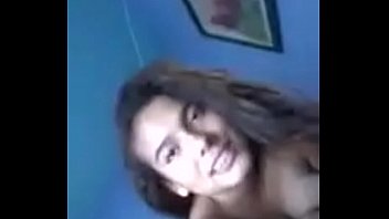 Novinha mandando nudes