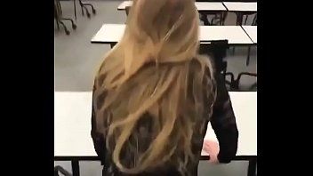 Videos de sexo na escola entre casal cheio de tesão